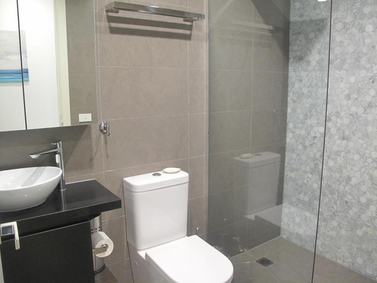 Modern 3 Bedroom Apt With Free Parking, Netflix, Wifi & Welcome Wine By Bnb Pro Melbourne Esterno foto