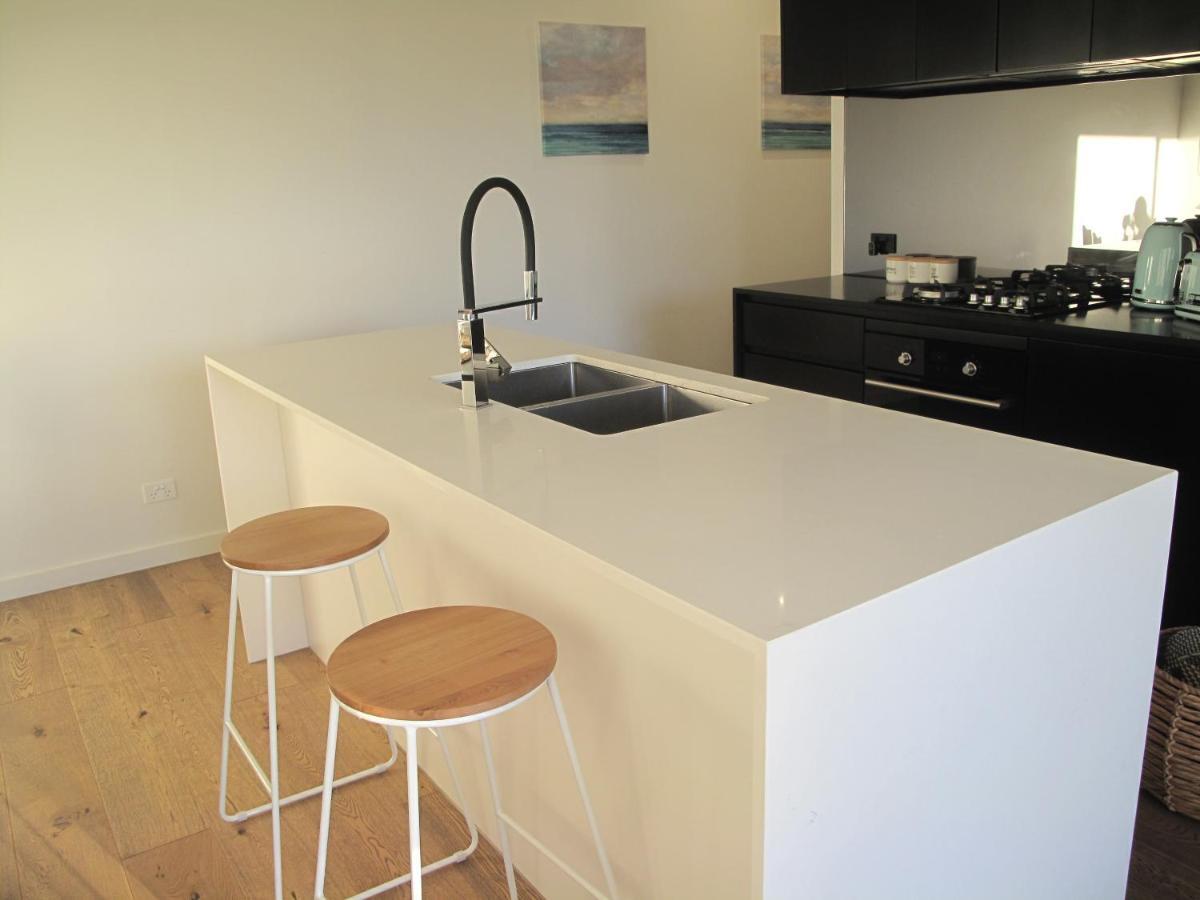 Modern 3 Bedroom Apt With Free Parking, Netflix, Wifi & Welcome Wine By Bnb Pro Melbourne Esterno foto