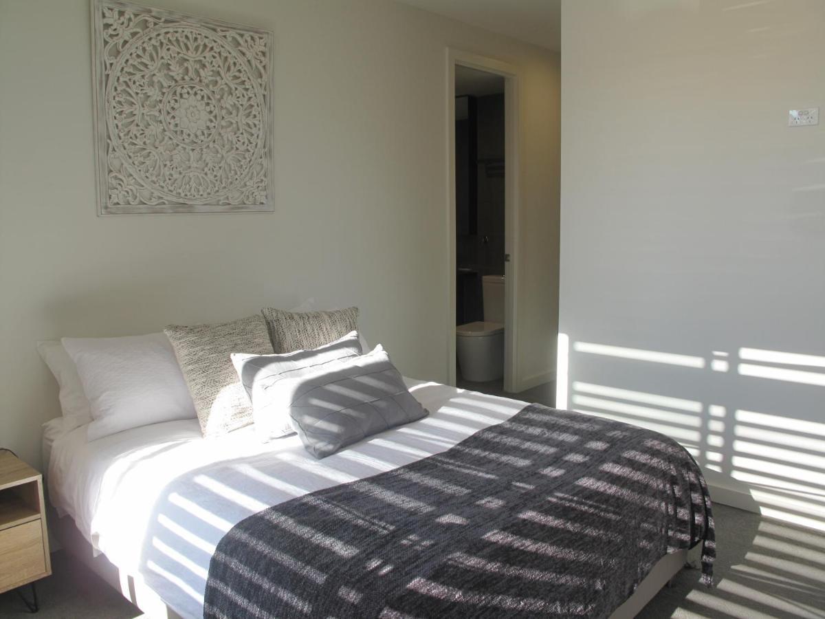 Modern 3 Bedroom Apt With Free Parking, Netflix, Wifi & Welcome Wine By Bnb Pro Melbourne Esterno foto