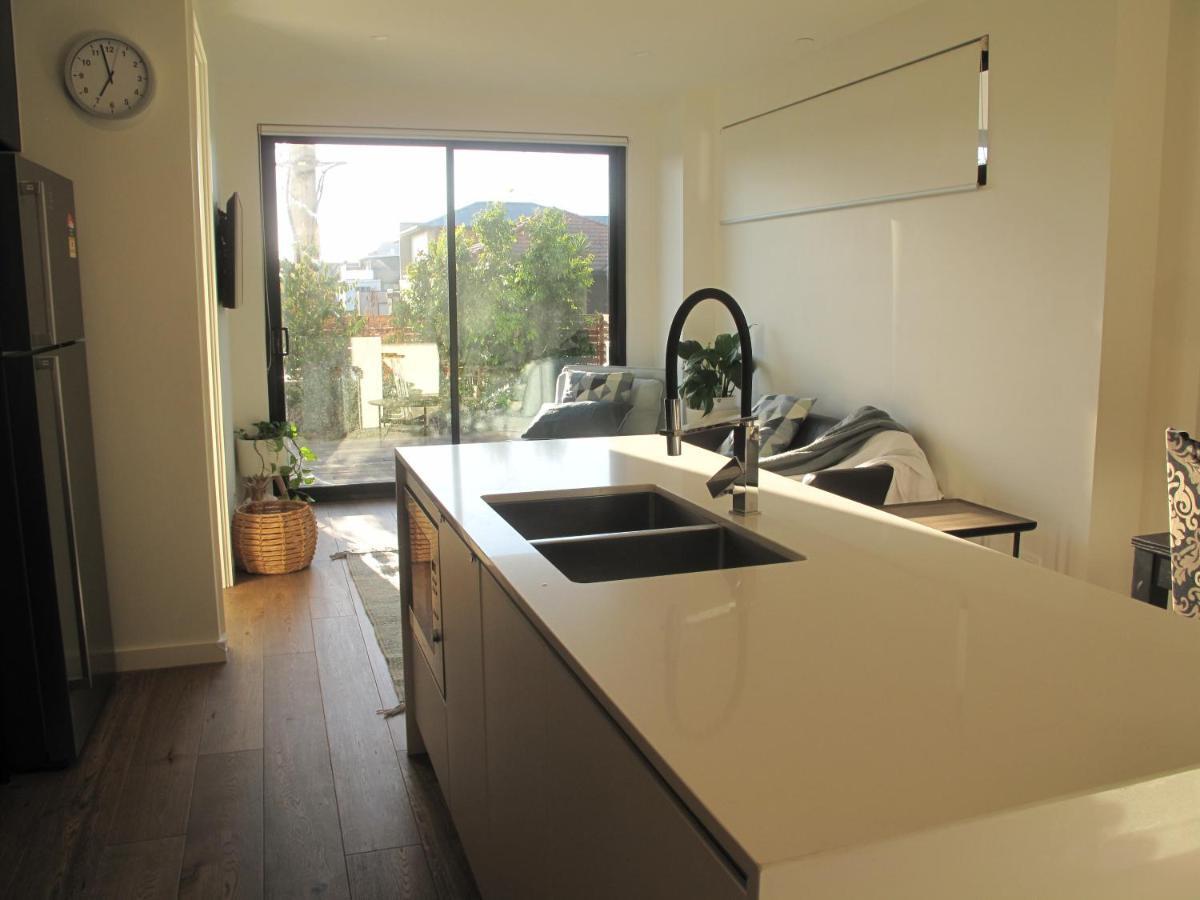 Modern 3 Bedroom Apt With Free Parking, Netflix, Wifi & Welcome Wine By Bnb Pro Melbourne Esterno foto