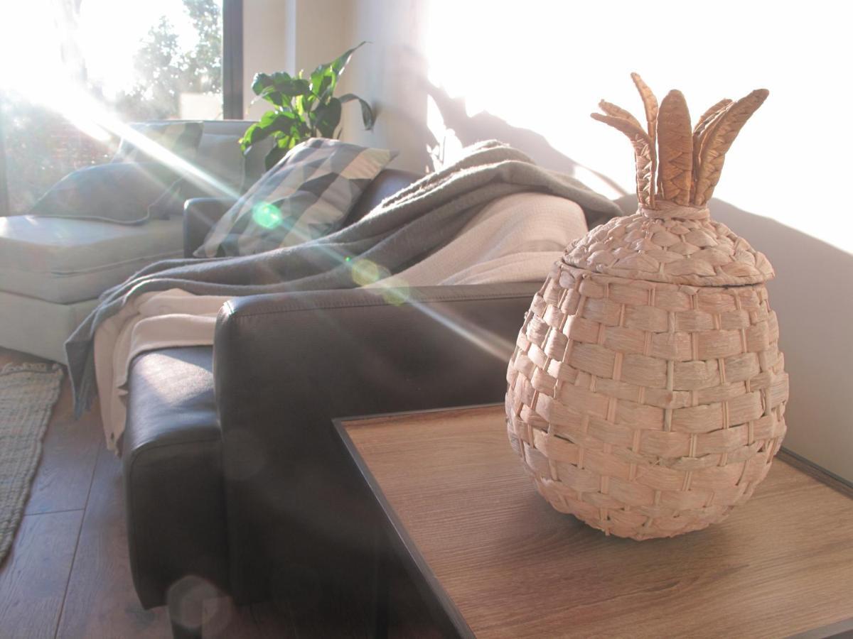 Modern 3 Bedroom Apt With Free Parking, Netflix, Wifi & Welcome Wine By Bnb Pro Melbourne Esterno foto