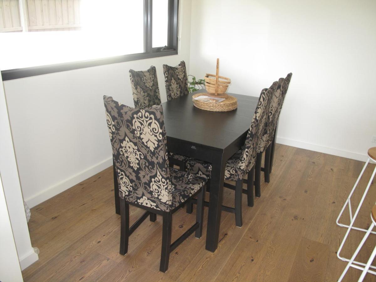 Modern 3 Bedroom Apt With Free Parking, Netflix, Wifi & Welcome Wine By Bnb Pro Melbourne Esterno foto