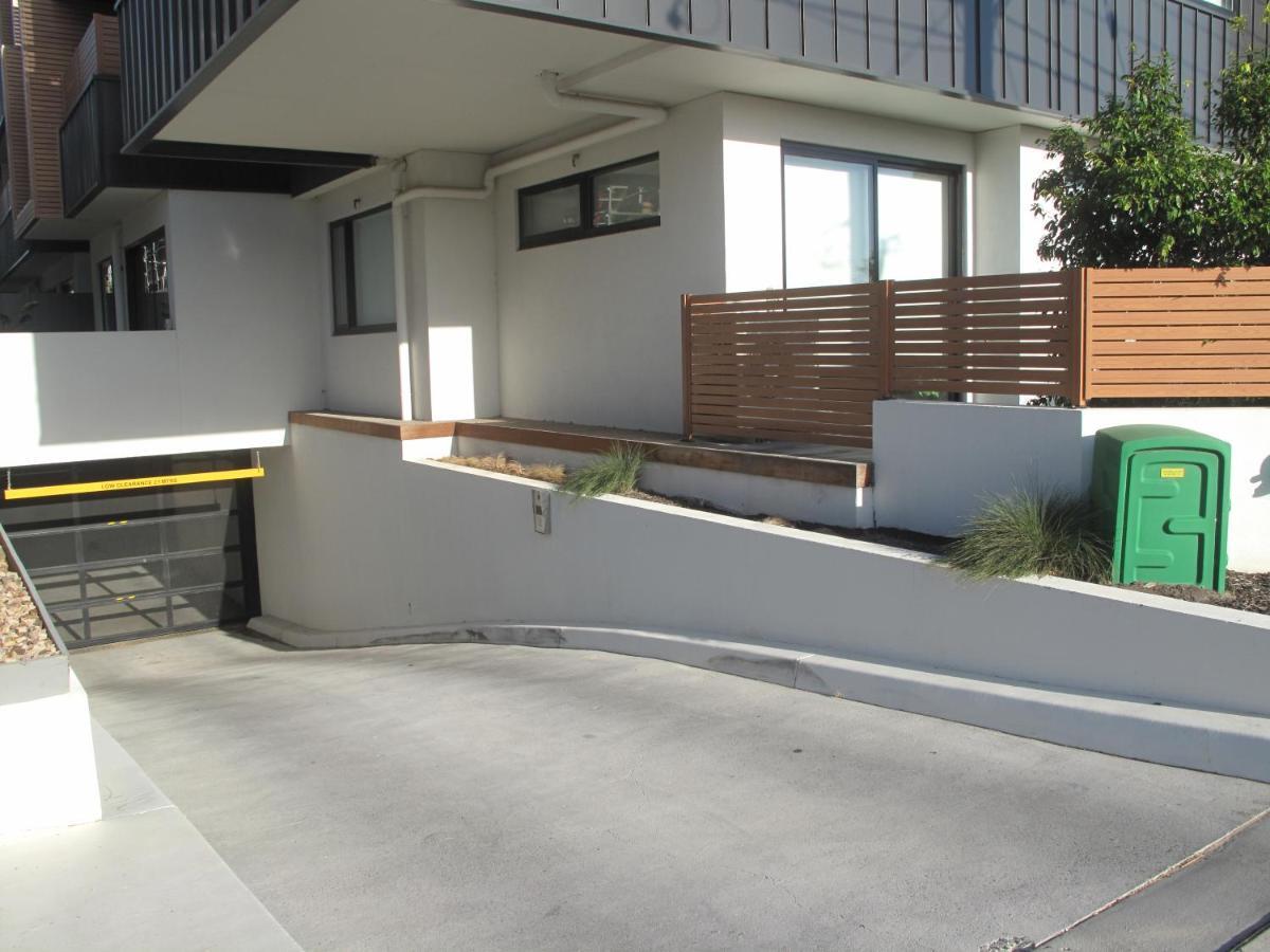 Modern 3 Bedroom Apt With Free Parking, Netflix, Wifi & Welcome Wine By Bnb Pro Melbourne Esterno foto